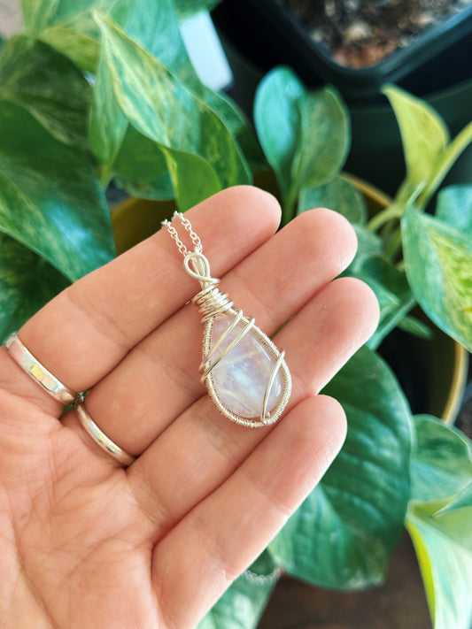 Rainbow Moonstone Pendy
